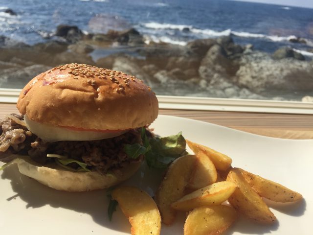 福井の新名物「越前バーガー」とは?オーシャンビューの「FAN’s Kitchen(ファンズキッチン)」に行ってみた【福井市】