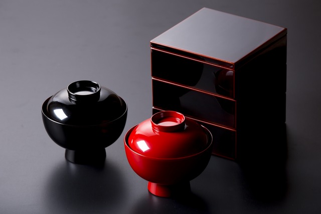 伝統工芸品・越前漆器で越前そばをお召し上がりください!