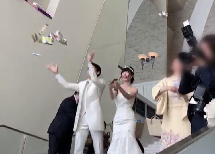 福井の婚礼の風習「まんじゅうまき」とは?結婚式に「お菓子まき」はいかが?