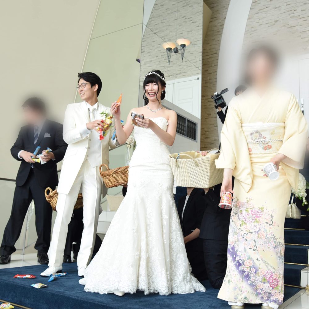 福井の婚礼の風習『まんじゅうまき』とは？結婚式に「お菓子まき」はいかが？